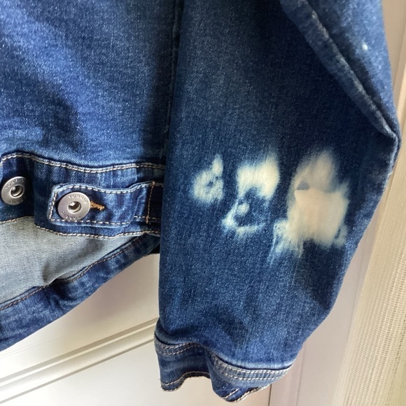 Torrid Women’s Denim Distressed Jean Jacket.  Size 2 (18/20) - Picture 3 of 7